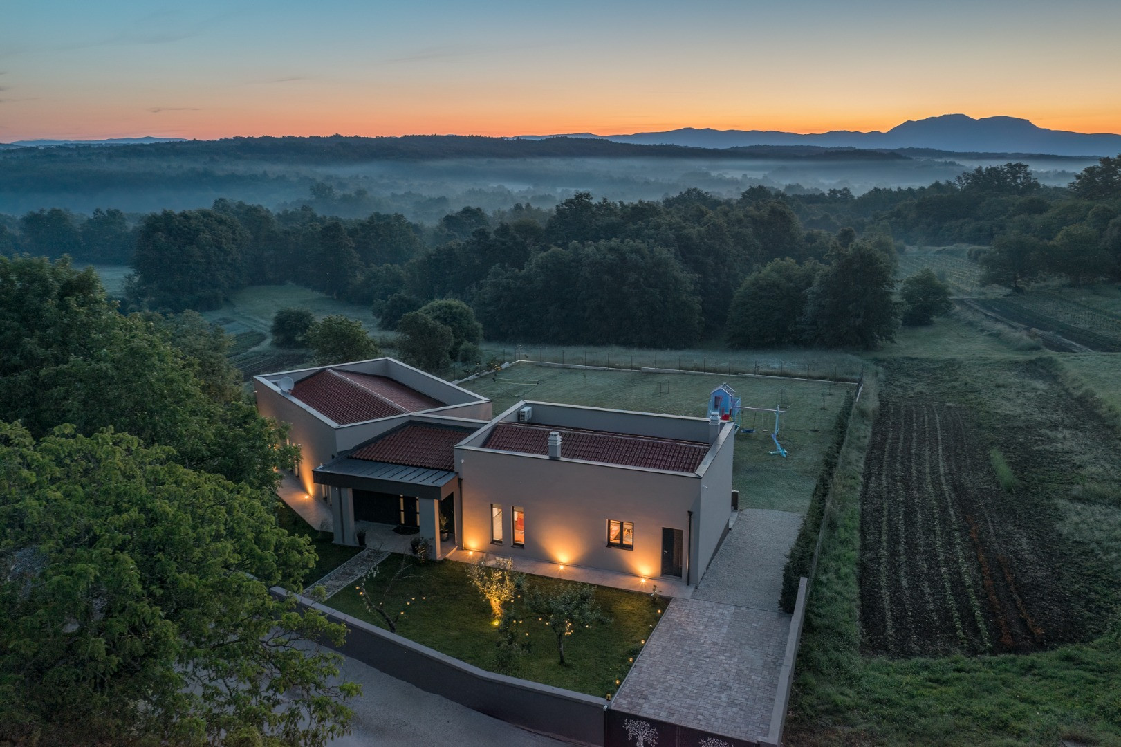 Modern villa in central Istria large pool & hot tub - Enjoy the large pool and hot-tub, magical view of nature and peaceful moments, Villa Manuela with pool, Batlug, Istria, Croatia Batlug